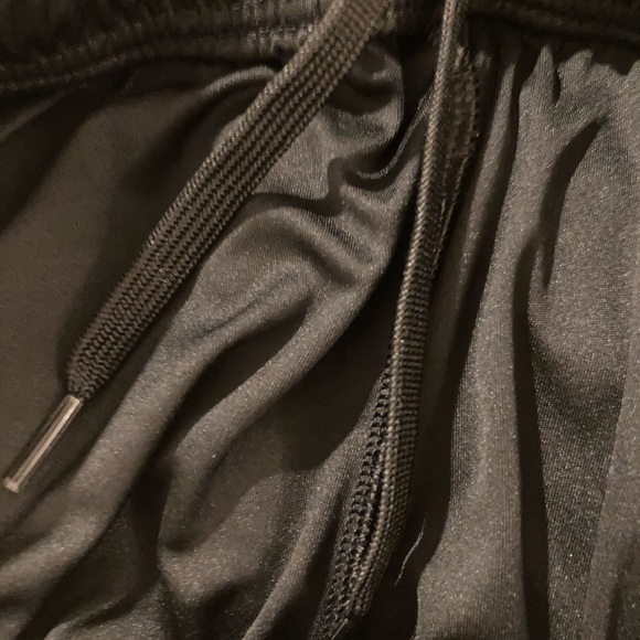 Adidas workout shorts - Picture 5 of 6